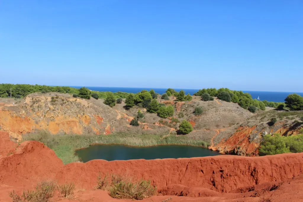 Panorama around Lake Bauxite